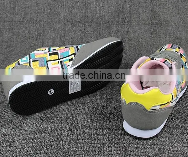 Lote en China Mayoreo de Zapatos Deportivos Mujer Calzado Gimnasio photo-2