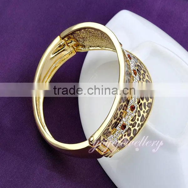 Fake Gold Love Rhinestone Metal Bangle photo-5