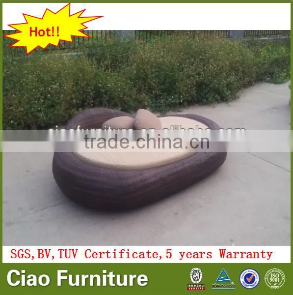 Outdoor Furniture Beach Side Sun Bed Waterproof Rattan Daybed photo-2
