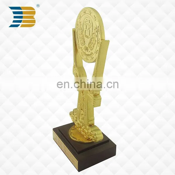 Custom Design Zinc Alloy 24k Gold Plating Metal Trophy With Wooden Base photo-2