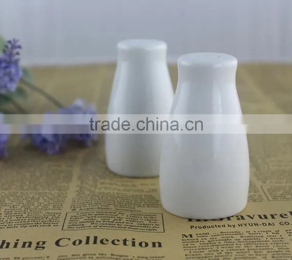 Wholesale Domestic Household White Ceramic Salt and Pepper Shaker Wedding Favors photo-5