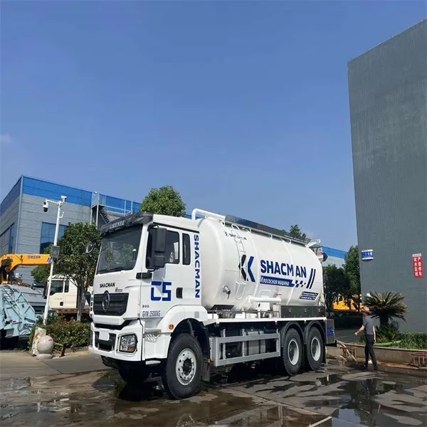 Export Haowo Front Four Rear Eight Cleaning and Suction Trucks Configuration Market for 33 Square Large Cleaning and Suction Trucks photo-4