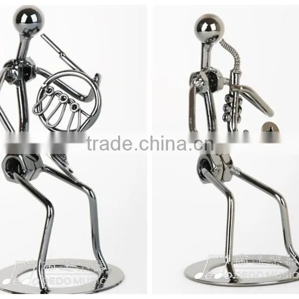 Music note Metal figurines for home decoration.