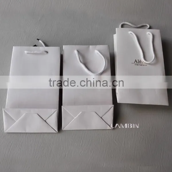 Factory Professionally Supply Paper Handbag for Home Textile Products photo-4