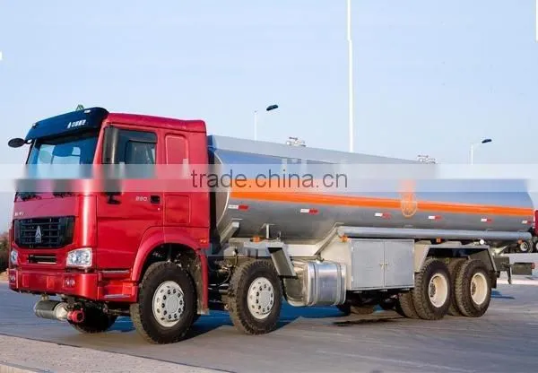 High-quality HOWO Oil Tank Transporting Truck 10 Wheels photo-2