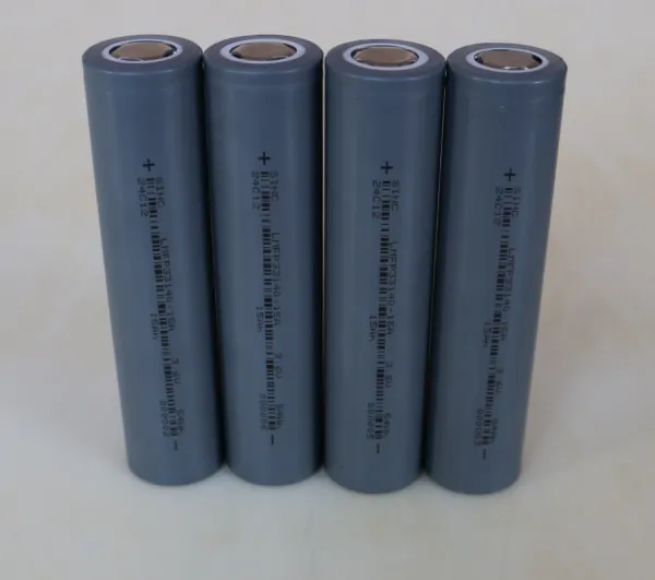 Lithium Ion Battery Cell 33140 3.6V 15Ah Rechargeable Cells