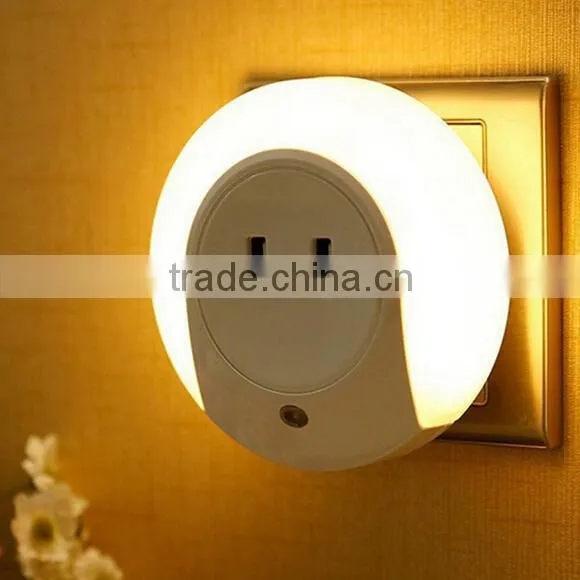 Smart Design LED Night Light With Light Sensor and Dual USB Wall Plate Charger Perfect for Bathrooms Bedrooms EU/US Plug photo-3