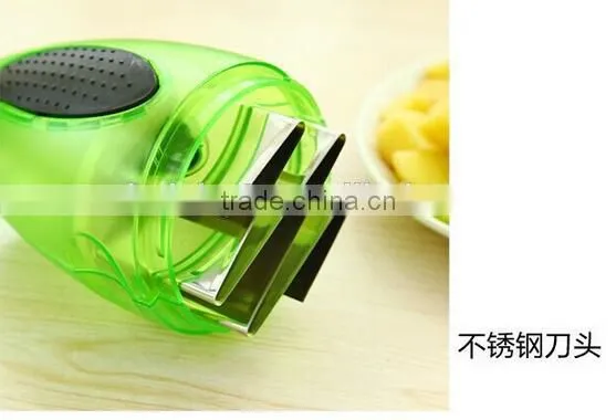 Cy289 Kitchen Tool Plastic Garlic Ginger Grinder Twist Press Onion Garlic Mincer photo-6