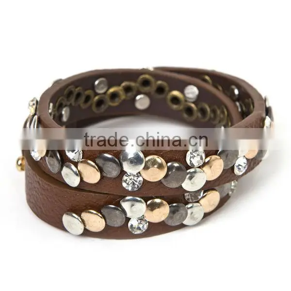 Fashion Bracelet With Rivet and Crystal photo-2