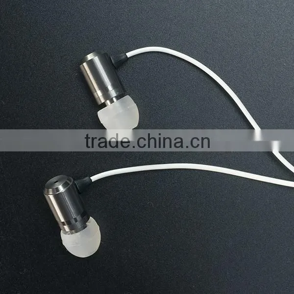 Metal Earphone With Good Quality photo-2