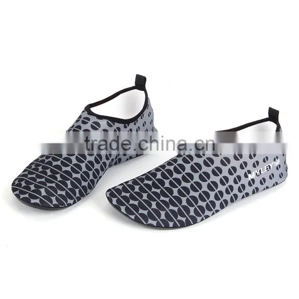 Factory Breathable Flat Casual Beach Water Walking Shoes photo-2