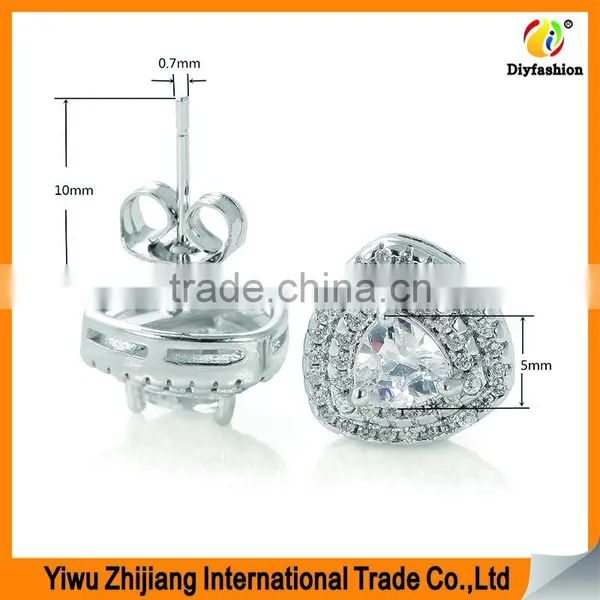 Double Lip Edge Triangle Set Zircon Diamond Stud Earrings photo-3