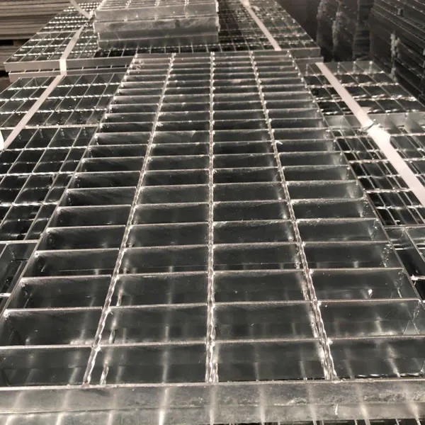 Galvanized Steel Grating 25x3mm 100x100mm Square Mesh 1.5 Ton Capacity