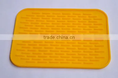 Heat Resistant Water Proof Non Slippery Silicone Dining Table Mat photo-4