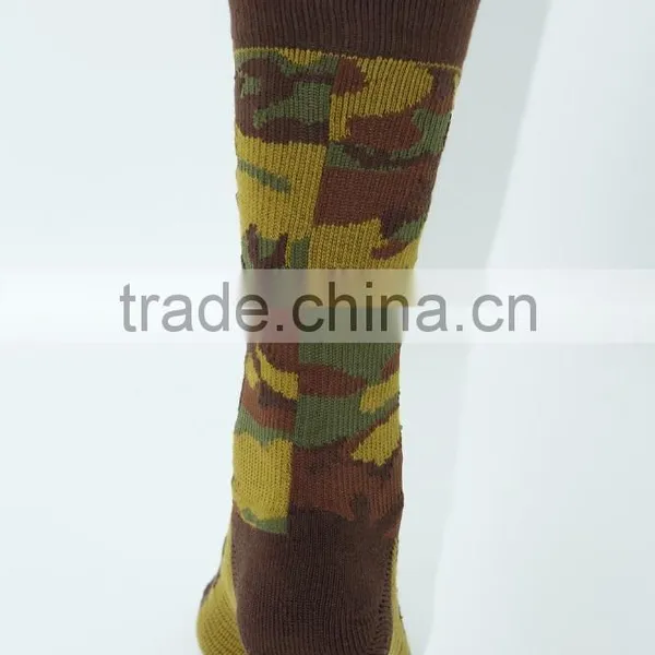 Men Camouflage Design Crew Sport Socks Thick Elite Basketball Socks photo-3