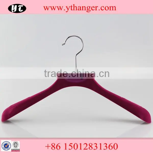 Hot Red Plastic Hanger Velvet Coat Hanger Supplier's Choice photo-3