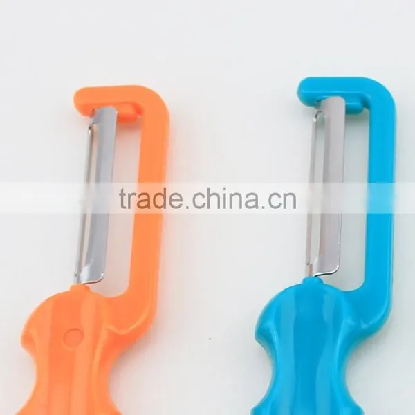 Plastic Flat Handle Stainless Steel Blade Vegetable Peeler photo-5