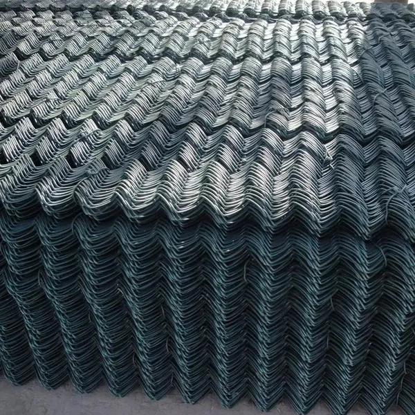 Hot-selling Custom-made PVC Coated Chain Track Fencing Panels up to 10 Feet High, Suitable for Soccer Fields and Sports Stadiums.