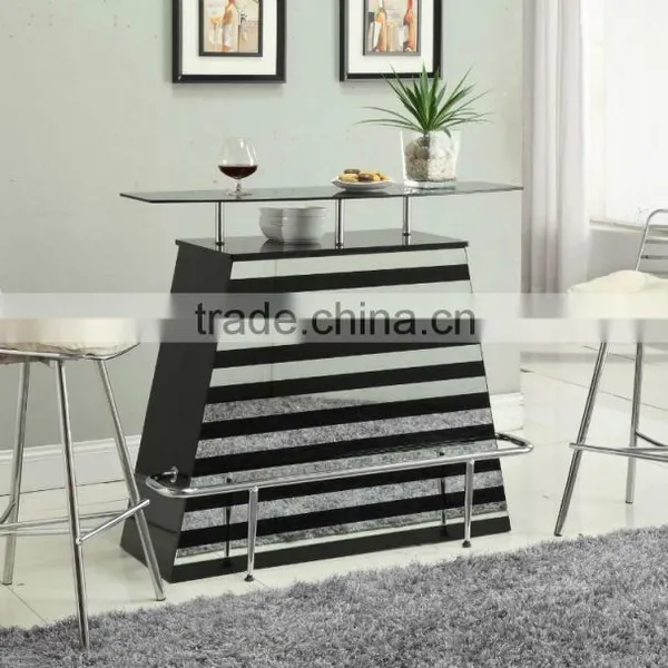 BAR COUNTER WITH CHAIRS