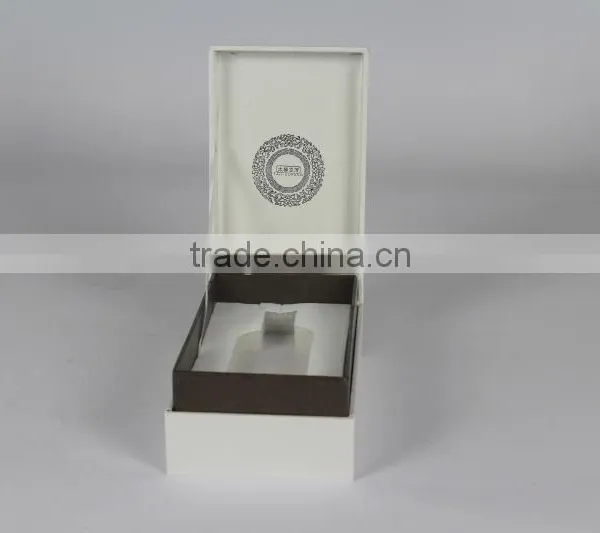 Delicate Paper Gift Perfume Box photo-4