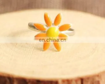 High Quality Hot Sale Daisy Rings Bridal Ceramics Engagement Ring for Women Jewelry Gift photo-6