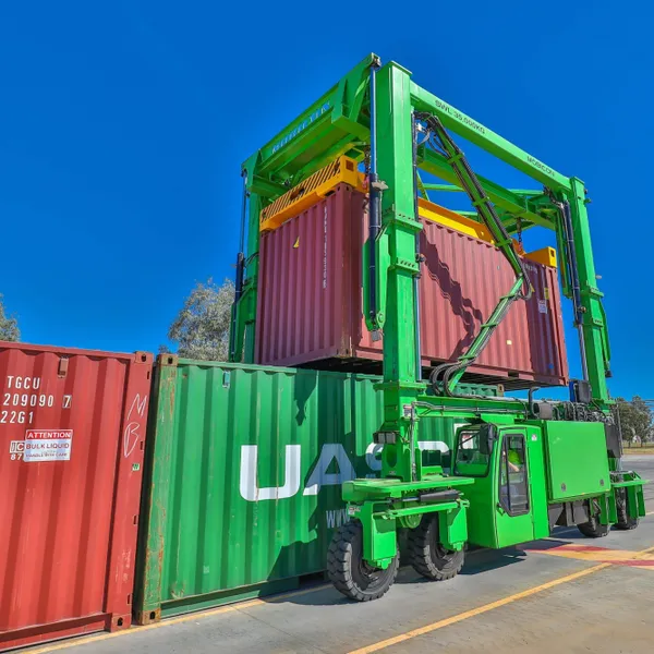 Container Gantry Straddle Carrier for Sale photo-5
