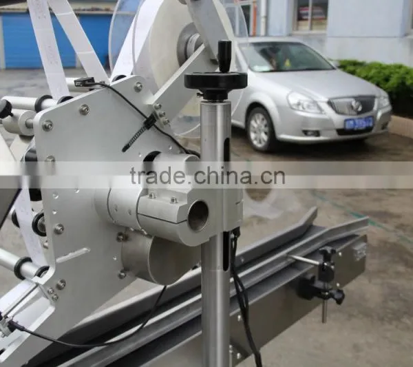 Automatic Adhesive Labeling Machine for Cans photo-4