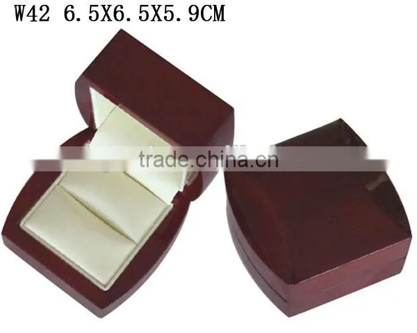 W39 Glossy Finish Wooden Jewelry Pendant Box photo-4