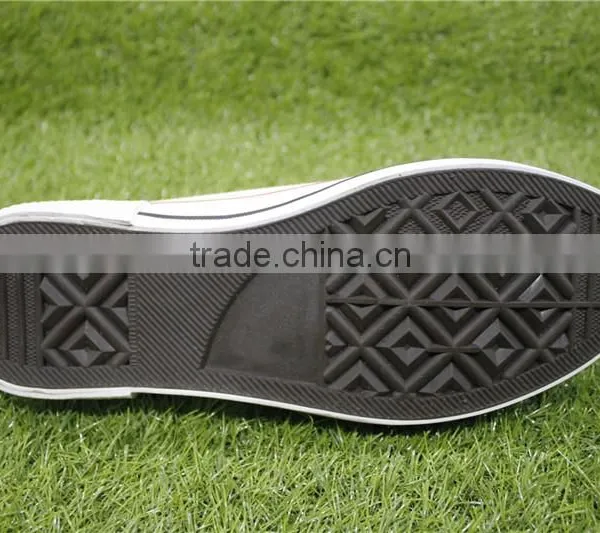 2016 Slip on Skull Wholesale Men Canvas Shoes photo-4