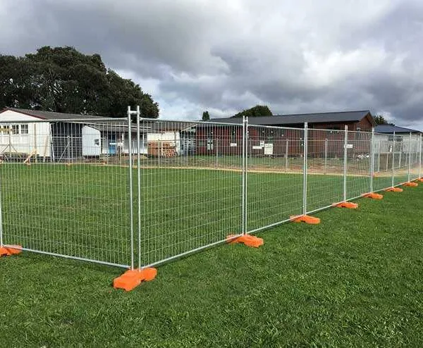 Factory Direct Sales of Temporary Wrought Iron Fencing and Scaffolding, Suitable for Public Events, Easy to Assemble, Hot-dip Galvanized
