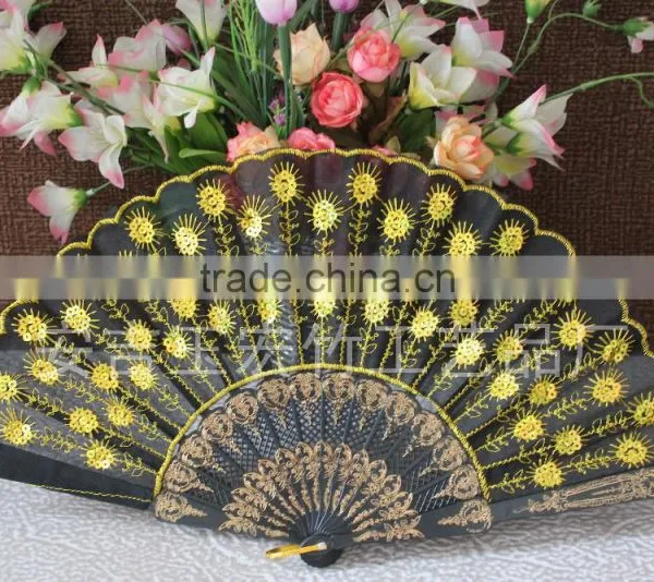 Plastic Lace Hand Fan With Embroidery Peacock Design photo-3