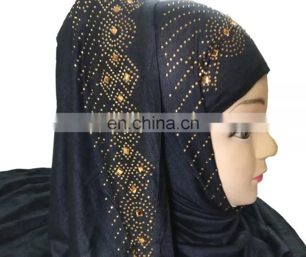Black Color Stoles Hijab Scarf Designs With Golden Diamond Stone Work Embroidery 2017 (scarves Scarf Stoles Hijab) photo-4