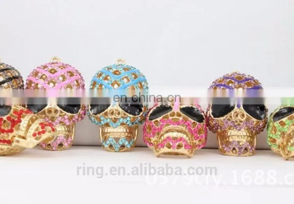 Ally Express Cheap Wholesale Rhinestone Skull Shape Halloween Keychain photo-3