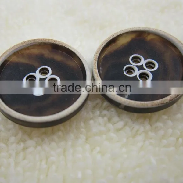 Sedex Audited Factory 2 Pillar Burnt Rim 4 Holes Urea Button, Urea Button photo-4