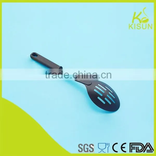 2015 High Quality Made in China Kitchen Leak Spoon Nylon Spoon With Hole photo-3