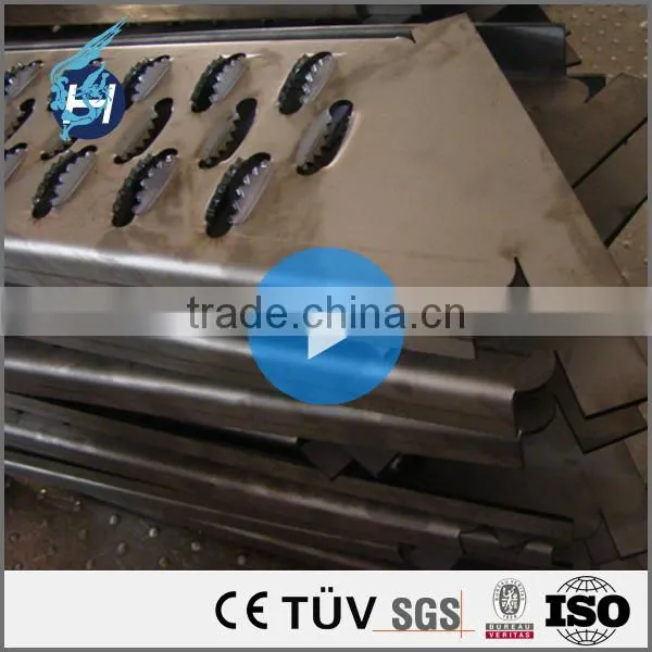 Precision Customized Carbon Piep Decorative Embossed Roofing Types of Thermal Conductivity of Galvanized Steel Sheet With Iron photo-3