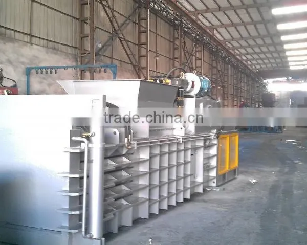 CE ISO Certification Semi-Automatic Horizontal Plastic Baling Machine photo-3
