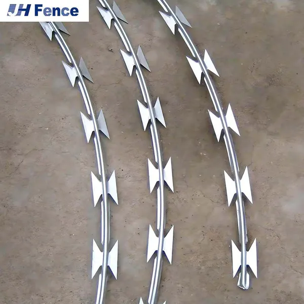 Galvanized PVC Stainless Steel Concertina Razor Barbed Wire Bto-22 Bto-60 Cbt-65 Fencing Wire Price photo-4