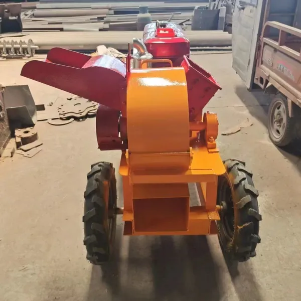 Small Wood Grinder Pulverizer Machine Small Mobile Wood Crusher Chipper Shaving Machine photo-2
