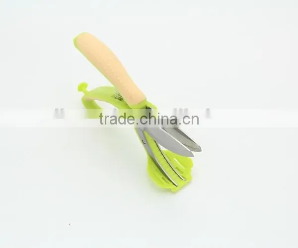 Salad Tongs Green Salad Cutter in Kitchen Use photo-4