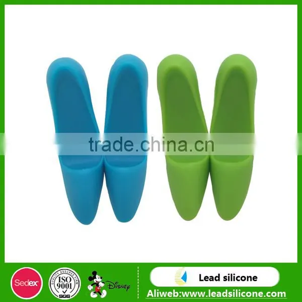 Free Sample Mini Silicone High-heel Shoe Phone Holder/Funny Rotating Cell Phone High Heel Shoes photo-3