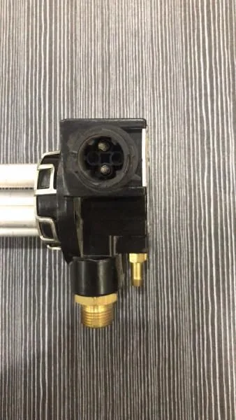 Fuel Level Sensor Coolant Switch Engine Oil Transmitter Tank Universal Level Sensor 20732304 20382035 For VOLVO photo-4