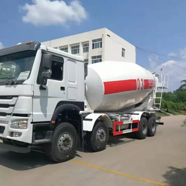 Sinotruk Howo 8*4 Big Volume Mixer Truck photo-2