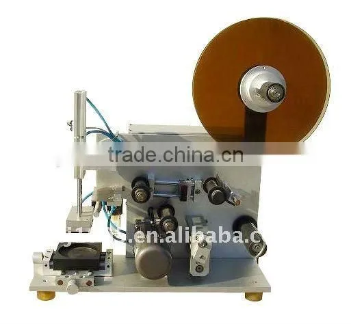 Semi automatic small round crayon labelling machine