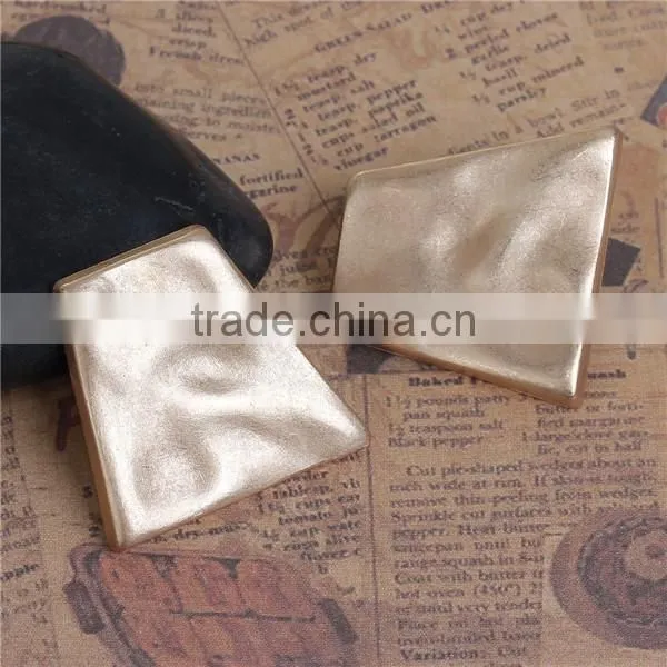 Zinc Based Alloy Metal Sewing Shank Buttons Irregular Light Golden Trapezoid 26mm x 24mm photo-3