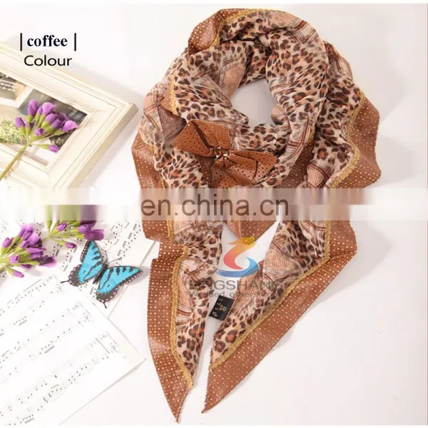 Lingshang New Design Lady's Pure Acrylic Handmade Knitted Triangular Attached Bowknot Scarf photo-2