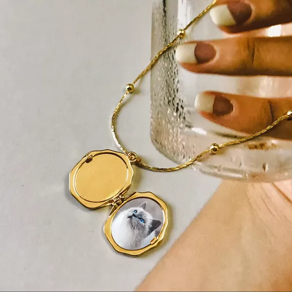 Pet Memorial Necklace With Laser-Engraved Name and Date