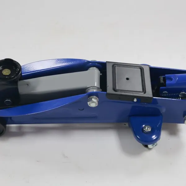 Hydraulic Garage Jack WY615 With 30-inch Lift Height, Anti-Corrosion Protective Coating photo-2