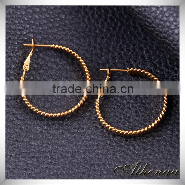 Top Design Fashion Jewelry Manufacturer Brass Charm Simple Gold Earring Designs for Women photo-2