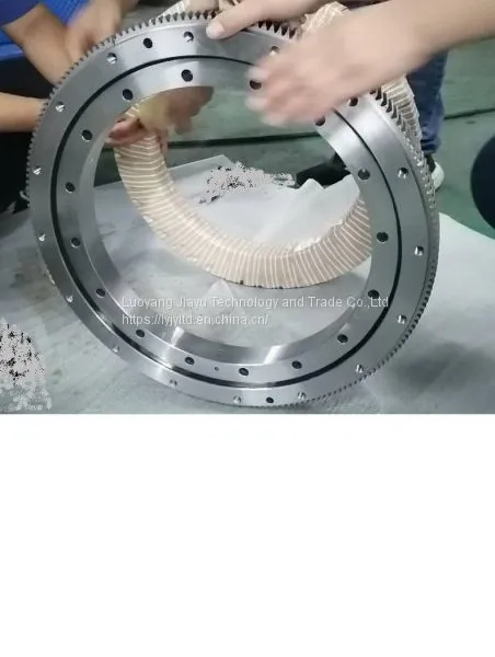 Luoyang Jiayu High Precision Crossed Roller Slewing Bearing With Oblique Teeth photo-2